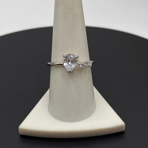 Sterling Silver Romantic CZ Pear and Round Shaped Bypass Adjustable Ring Sz 9+ - Picture 2 of 8
